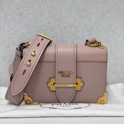 Prada 粉色宮廷包 白標25