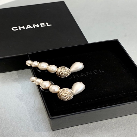 Chanel香奈儿 22i经典双c不规则珍珠耳钉