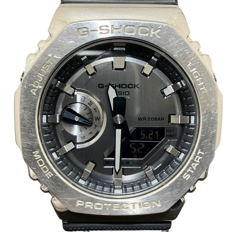 卡西歐 G-SHOCK 手錶，GM-2100，總重 72.0 克，不鏽鋼和樹脂錶殼，石英機芯，金屬錶盤。