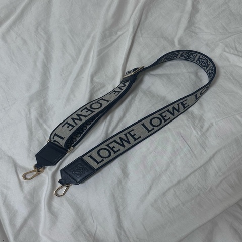 loewe 背帶 loewe puzzle 背帶 羅威