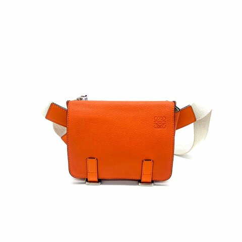 LOEWE 橘色郵差肩背包