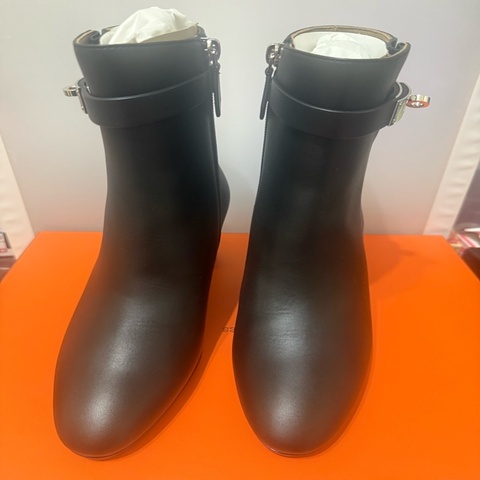 Hermes 黑色靴子 36