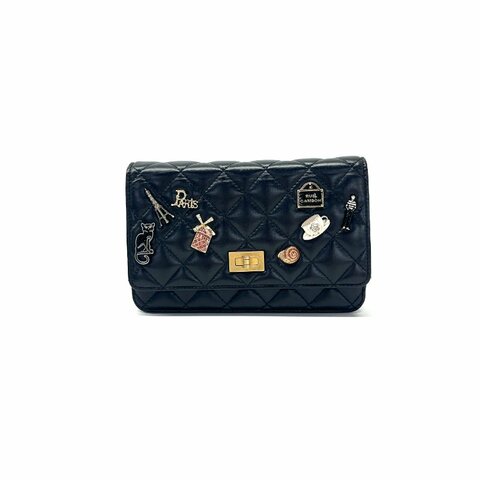Chanel 黑金 2.55 徽章 woc 25開 肩背包
