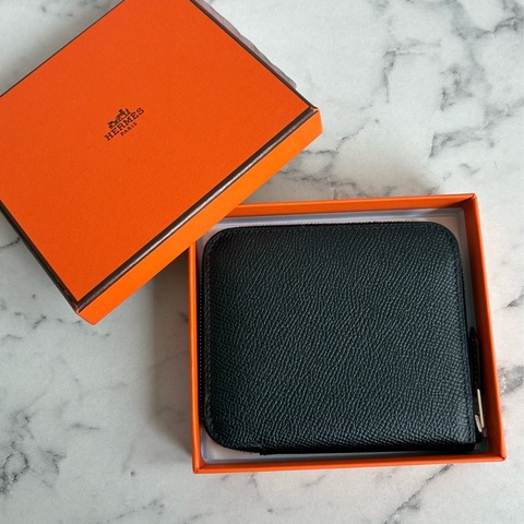 Hermes 黑色內小狗絲巾短夾 W刻