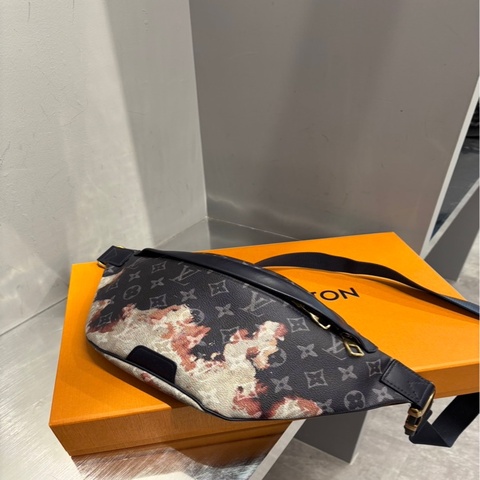 Louis Vuitton Discovery 腰包 PM 火燒雲系列 ｜Classic Trend CT精品｜台北東區實體
