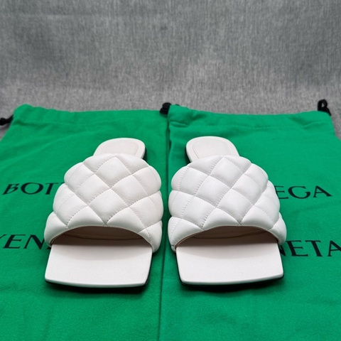 Bottega Veneta36碼葆蝶家經典編織白色平底拖鞋
