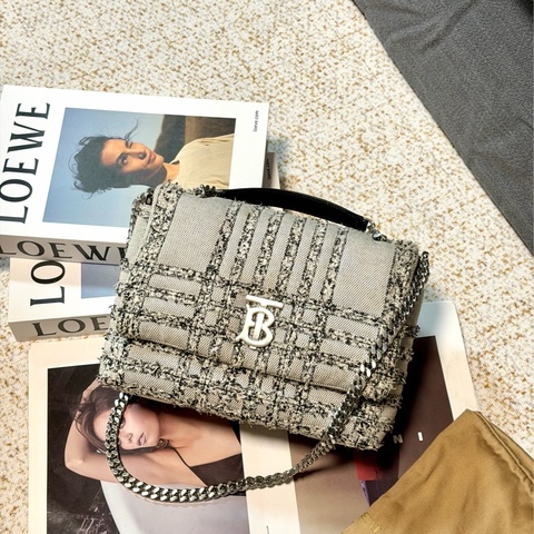 Burberry • 經典灰色棉麻刺繡郵差鏈條包 #🈶原廠塵袋 #全網最低