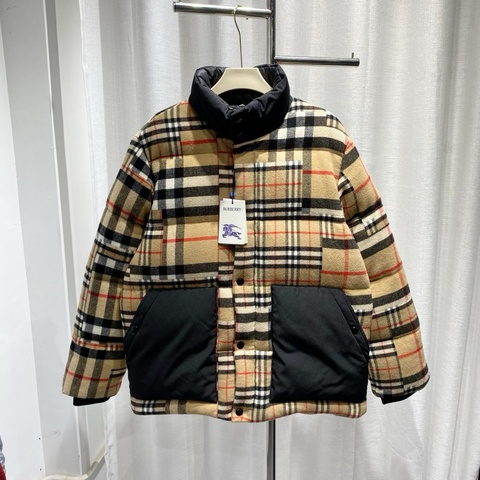 burberry博柏利 羽絨服 經典款 格紋 立領  大口袋 拉鍊 摁扣 卡其色