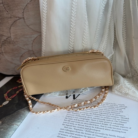香奈兒 古董 絕版 包 90年代 斜背包 肩背包 奶茶色 杏色   vintage Chanel beige  bag古董絕版90年代  香奈兒包