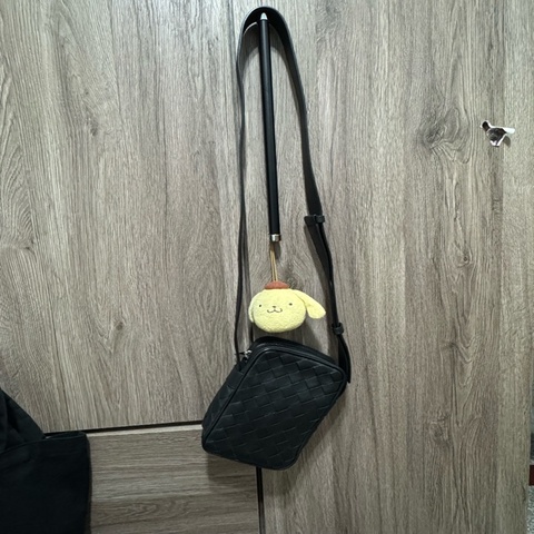 BOTTEGA VENETA 寶緹嘉 BV INTRECCIATO 編織牛皮斜背包(黑色)