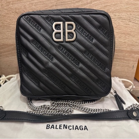 Balenciaga 巴黎世家 黑色斜背包 / 相機包