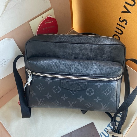 【純芯片】LV 中古黑色老花郵差包 單肩包 斜挎包 成色幾乎全新