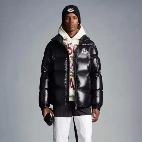 香緹國際精品 Moncler Misam 亮面尼龍 羽絨 外套 1310