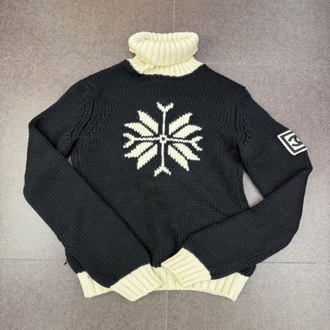Chanel women’s knitwear pullover sweater