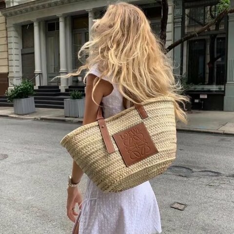 LOEWE 草編肩背包