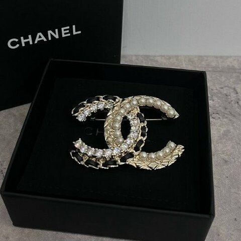 Chanel 珍珠胸針
