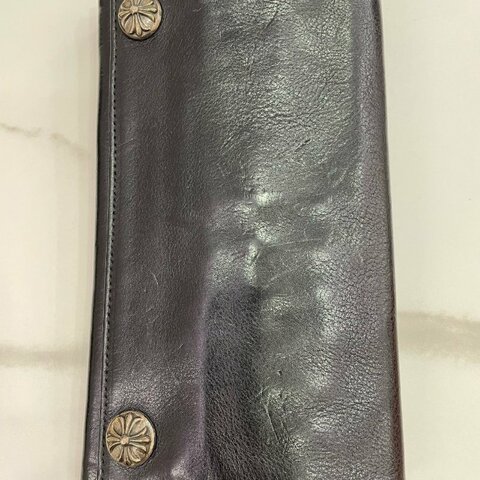 商品描述： 品牌型号：Chrome Hearts 克罗心黑色钱包 颜色：黑色 皮质
