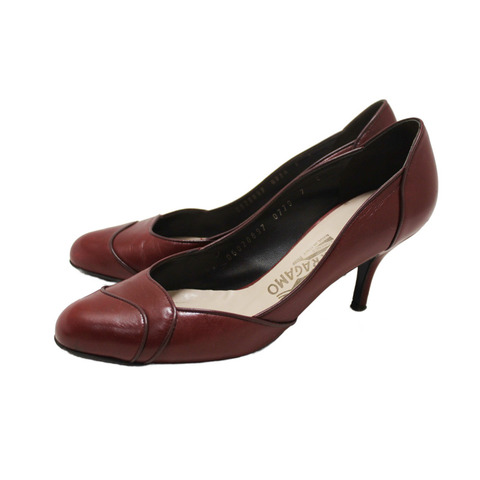 Salvatore Ferragamo Burgandy Leather Matilde Pointed Pumps Size 7C