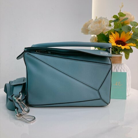MS0850	Loewe 羅威小號砌圖肩帶包包 Small Puzzle Shoulder Bag Calfskin Stone Blue Color