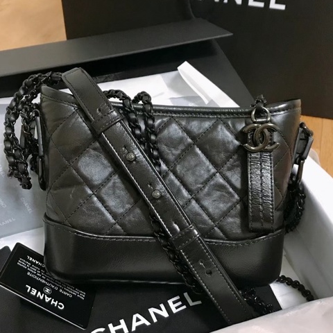Chanel • 經典Gabrielle 全黑牛皮So Black流浪包小號 #全網最低☝🏻 #黑武士🖤