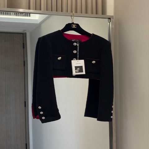Chanel 21K黑红色短外套fr38~~