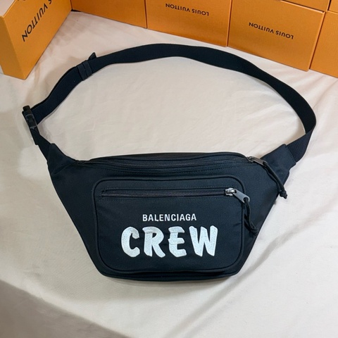 ‼️近新閒置 即將下架 Balenciaga 巴黎世家 腰包 胸包 黑crew大 logo