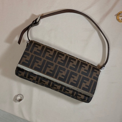 ‼️限時驚喜 稀有美品 Fendi 芬迪 腋下包 肩背 手提包 🈵版老花 大F logo vintage