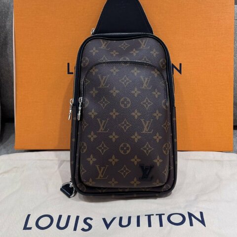 LV Avenue NM 斜後背胸包