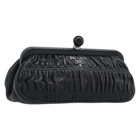 PRADA 皮革黑色銀色褶皺化妝包 Auth 204606V