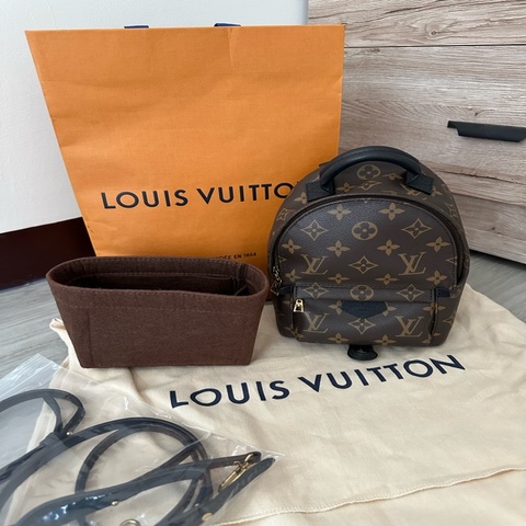 Lv mini小書包 保存良好附內氈包