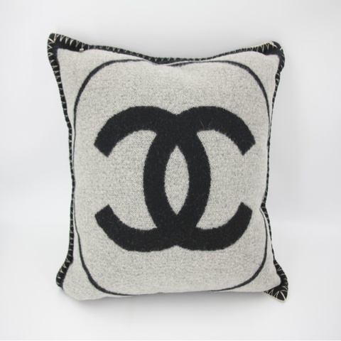 Chanel 羊毛羊絨黑色米色CC 枕頭/抱枕