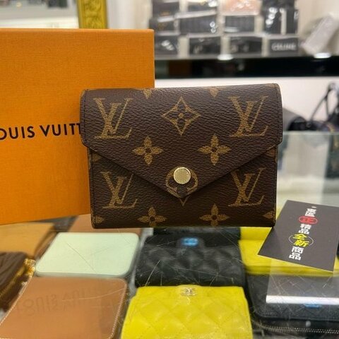 東區正精品㊣LOUIS VUITTON LV M62472 全新字紋信封釦式拉鍊零錢袋短夾 RZ6606