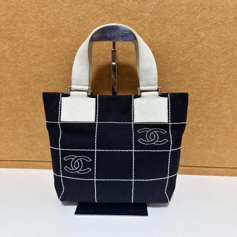 Chanel黑色冰格帆布托特包