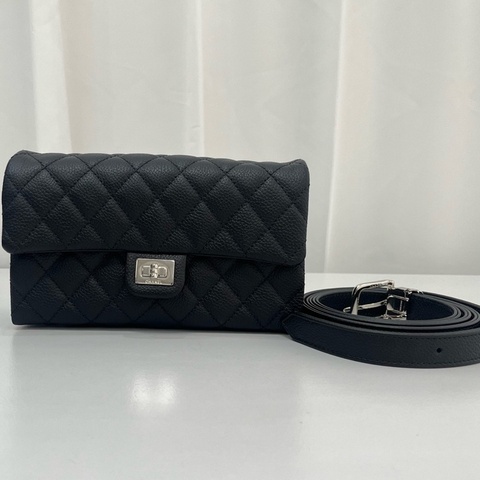 Chanel香奈兒黑銀魚子醬腰包23開有卡