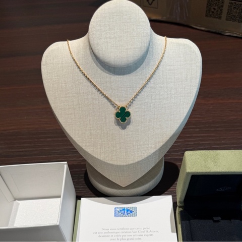 梵克雅寶 Van Cleef & Arpels 綠色 中花