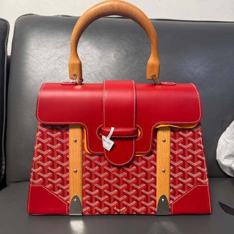 戈雅 Goyard紅色硬西貢超大 底長34cm