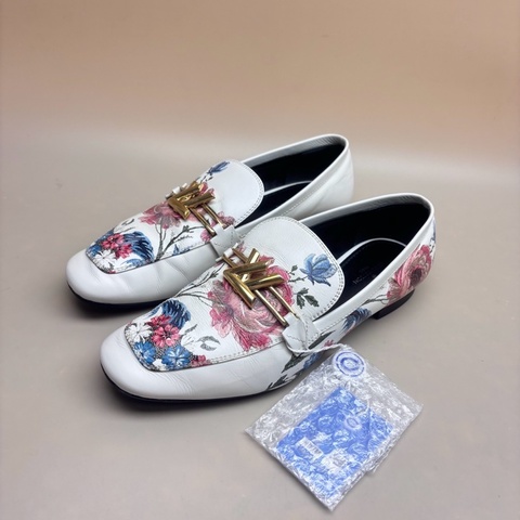 LV/路易威登 花卉印花樂福鞋 37碼 已貼底