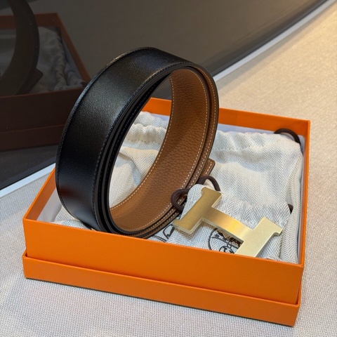 全新愛馬仕腰帶 棕黑色拼皮 金扣 最新G刻，寬度3.8cm，95 100碼（2條）尺碼齊全，禮盒全套，最新票。