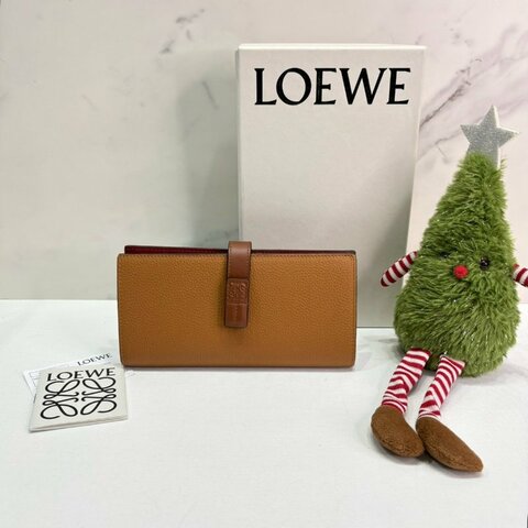 LOEWE Large Vertical焦糖色釦帶長夾