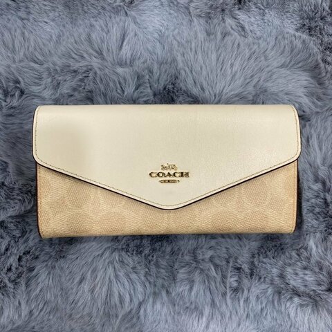 Coach 經典 老花信封掀蓋長夾(白咖)