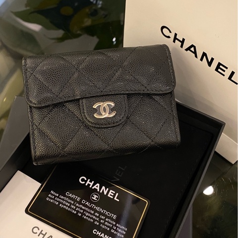 Chanel 香奈兒 黑金荔枝魚子醬三折錢包