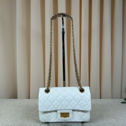 CHANEL 2.55白色油蠟皮mini 肩背包斜背包
