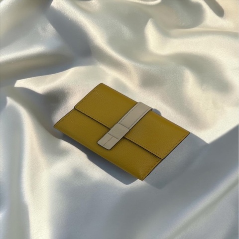 莉亞精品♡ Loewe 三折短夾 芥末黃 二手美包