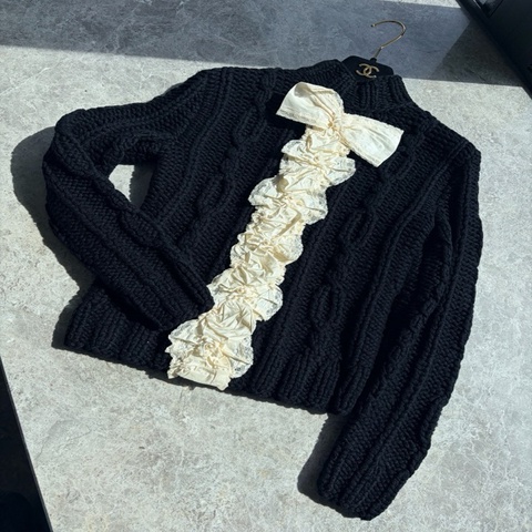Chanel 15A萨尔茨堡黑白蝴蝶结两穿针织上衣fr36~~