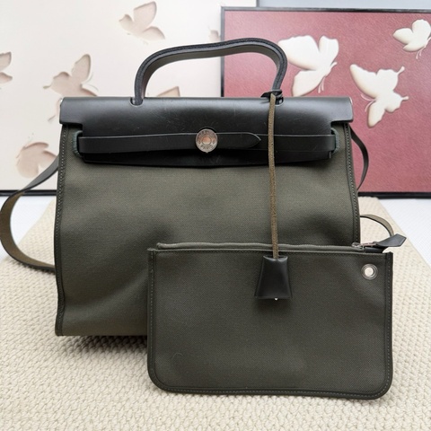 Hermes愛馬仕 Herbag31 橄欖綠色