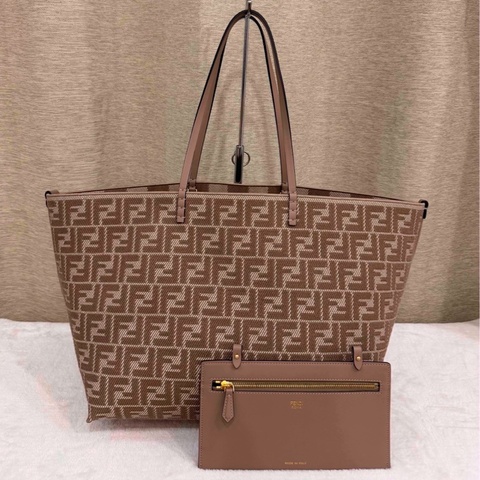 Fendi Roll 滿版LOGO雙面托特包（附子包）