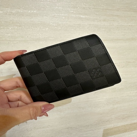 LV 黑灰棋盤格牛皮Multiple內交叉5卡對開短夾N60186