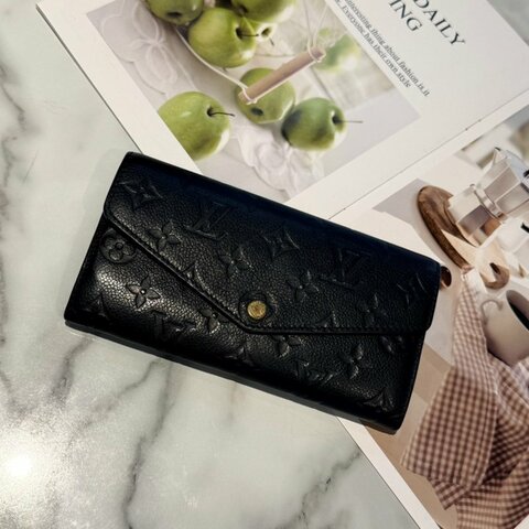 LV Sarah黑壓紋信封長夾