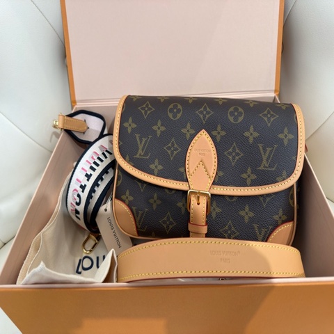 全新Louis Vuitton老花Diane法棍手提側背斜背包M45985