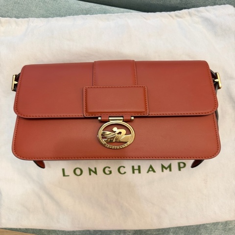 longchamp box 有長背帶跟短背帶